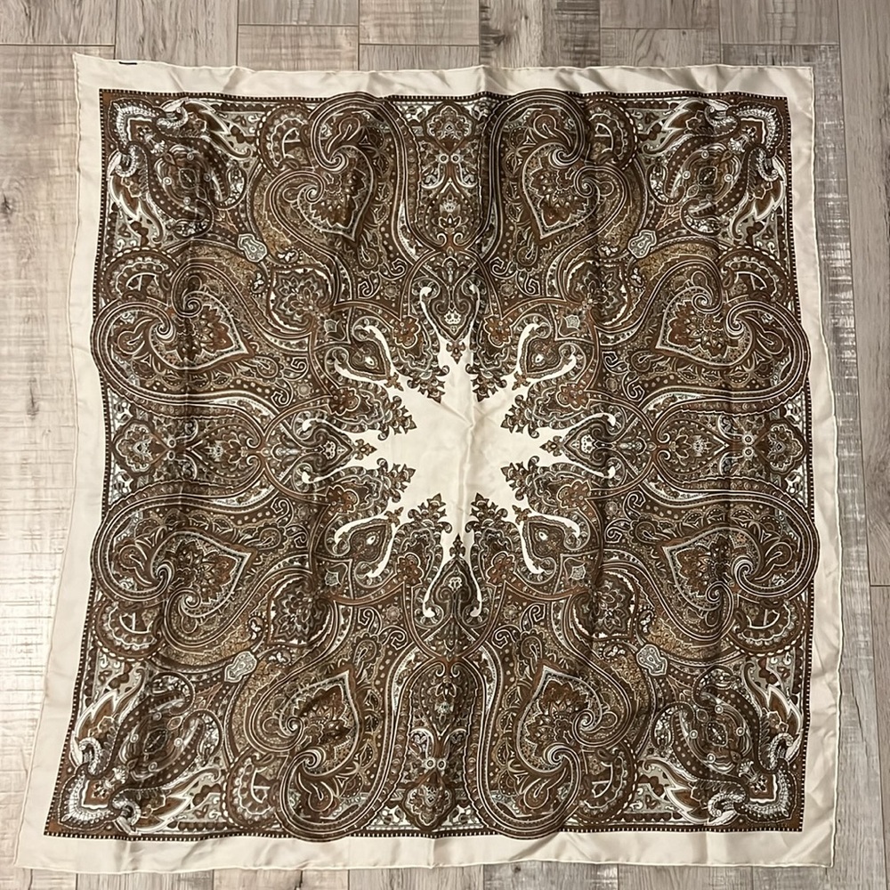 Square Scarf - Picture 3 of 4